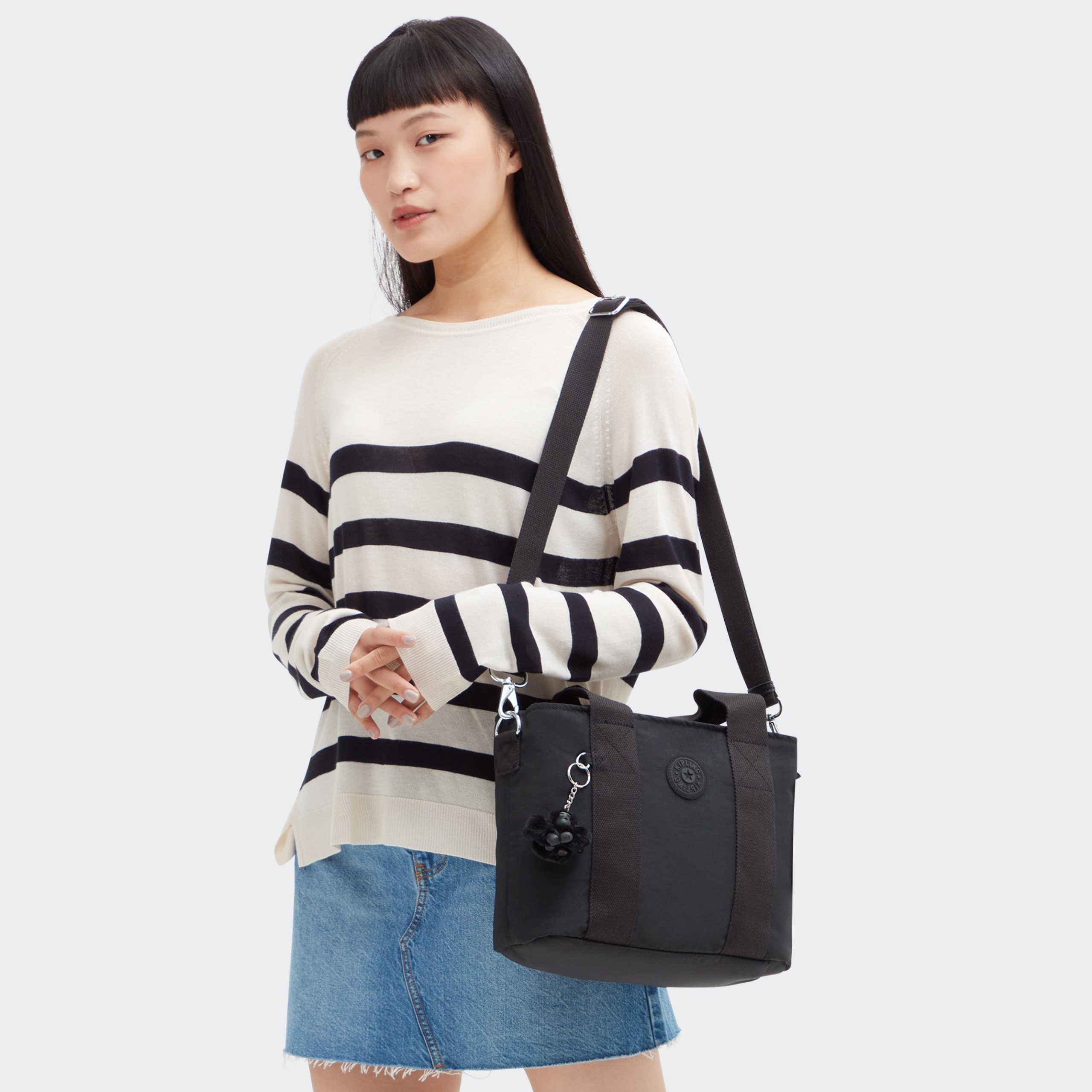 Minta Medium Shoulder Bag - Image 2